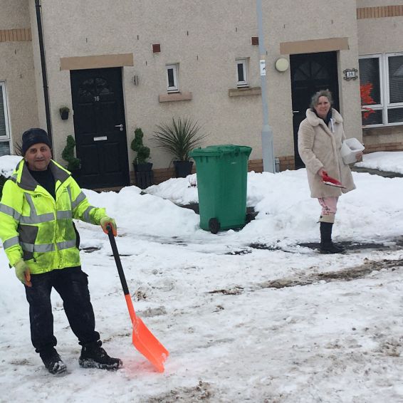 Kilted Alby and neighbours clear snow