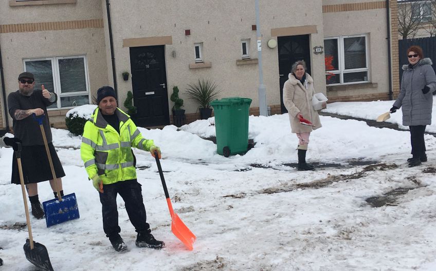 Kilted Alby and neighbours clear snow