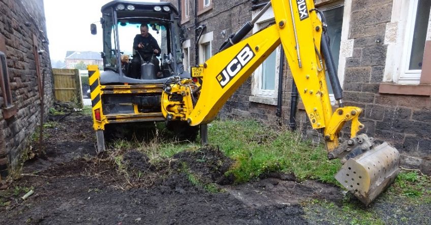 Wheatfield garden digger